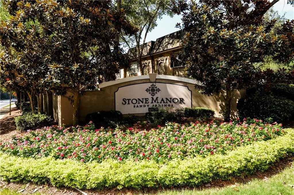 6980 Roswell Road Unit B7, Atlanta, Georgia 30328, 2 Bedrooms Bedrooms, ,2 BathroomsBathrooms,Residential,Sold,6980 Roswell Road Unit B7,6109523