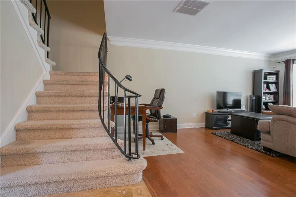 6980 Roswell Road Unit B7, Atlanta, Georgia 30328, 2 Bedrooms Bedrooms, ,2 BathroomsBathrooms,Residential,Sold,6980 Roswell Road Unit B7,6109523