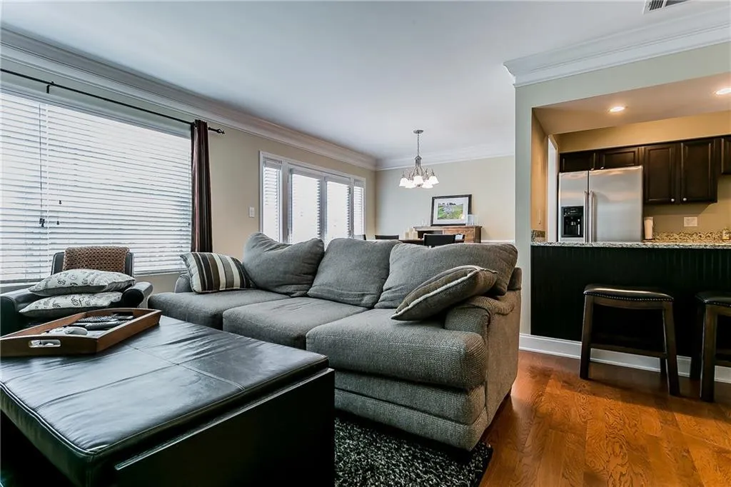6980 Roswell Road Unit B7, Atlanta, Georgia 30328, 2 Bedrooms Bedrooms, ,2 BathroomsBathrooms,Residential,Sold,6980 Roswell Road Unit B7,6109523