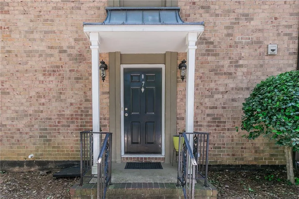 6980 Roswell Road Unit B7, Atlanta, Georgia 30328, 2 Bedrooms Bedrooms, ,2 BathroomsBathrooms,Residential,Sold,6980 Roswell Road Unit B7,6109523