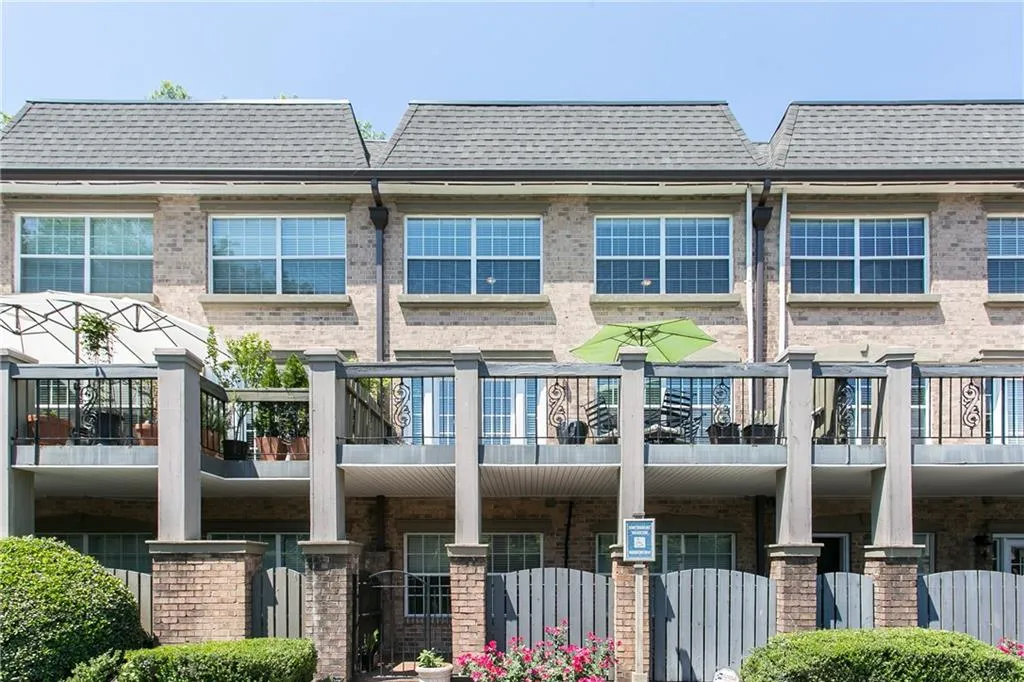 6980 Roswell Road Unit B7, Atlanta, Georgia 30328, 2 Bedrooms Bedrooms, ,2 BathroomsBathrooms,Residential,Sold,6980 Roswell Road Unit B7,6109523