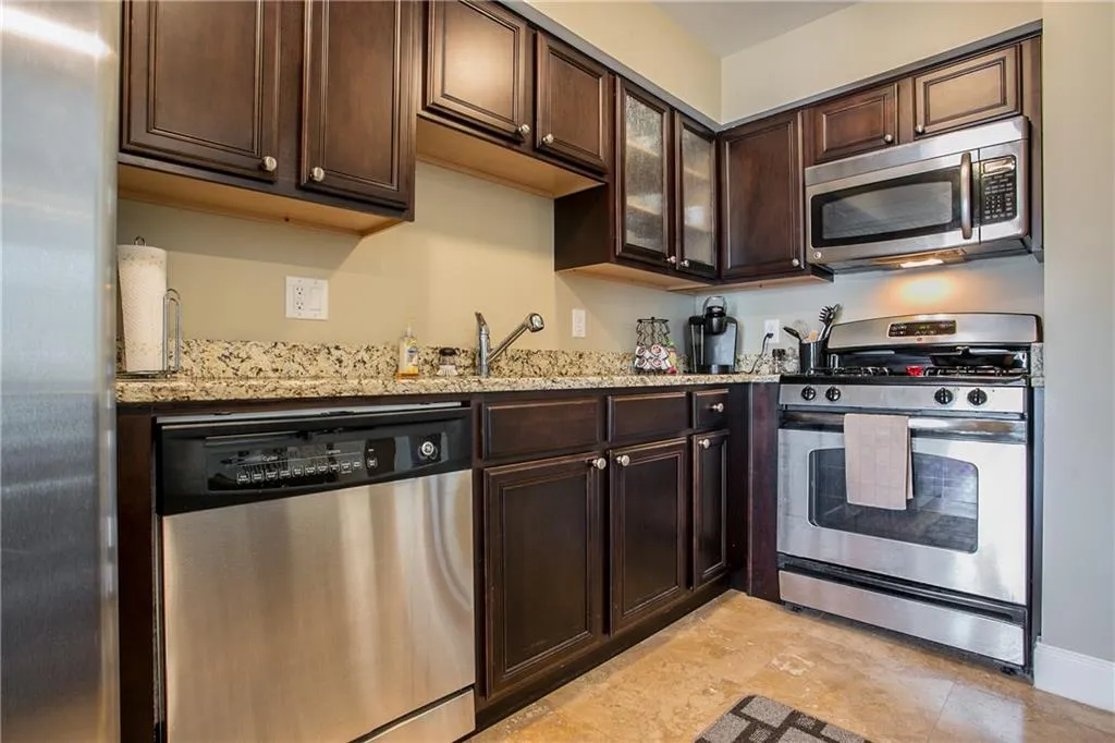 6980 Roswell Road Unit B7, Atlanta, Georgia 30328, 2 Bedrooms Bedrooms, ,2 BathroomsBathrooms,Residential,Sold,6980 Roswell Road Unit B7,6109523