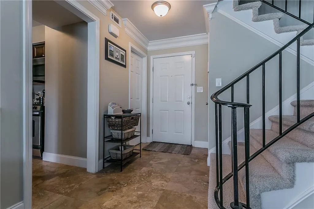 6980 Roswell Road Unit B7, Atlanta, Georgia 30328, 2 Bedrooms Bedrooms, ,2 BathroomsBathrooms,Residential,Sold,6980 Roswell Road Unit B7,6109523