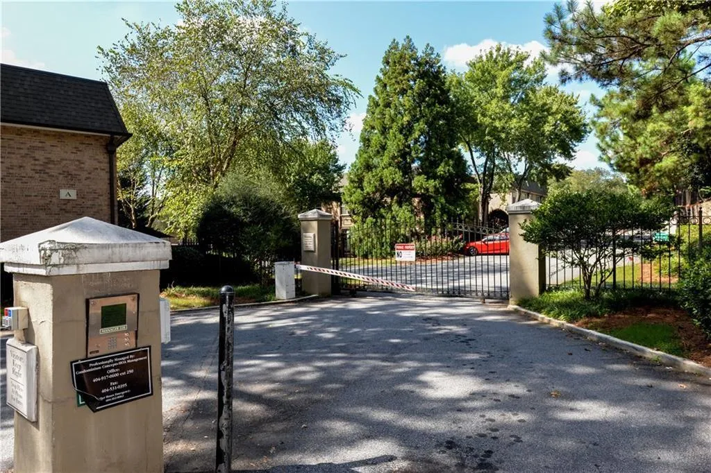 6980 Roswell Road Unit B7, Atlanta, Georgia 30328, 2 Bedrooms Bedrooms, ,2 BathroomsBathrooms,Residential,Sold,6980 Roswell Road Unit B7,6109523