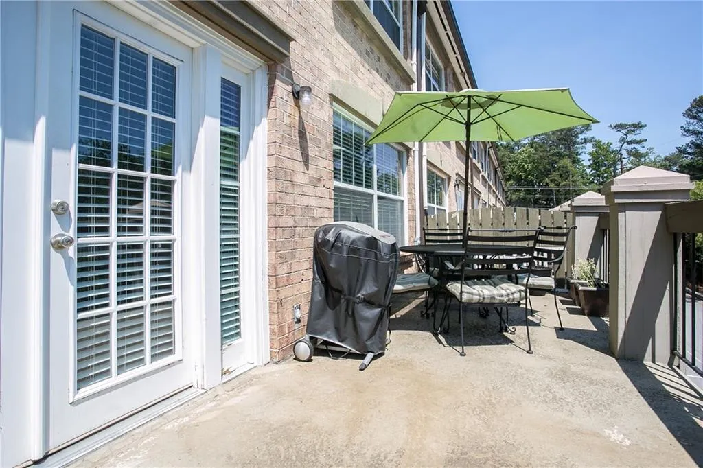 6980 Roswell Road Unit B7, Atlanta, Georgia 30328, 2 Bedrooms Bedrooms, ,2 BathroomsBathrooms,Residential,Sold,6980 Roswell Road Unit B7,6109523