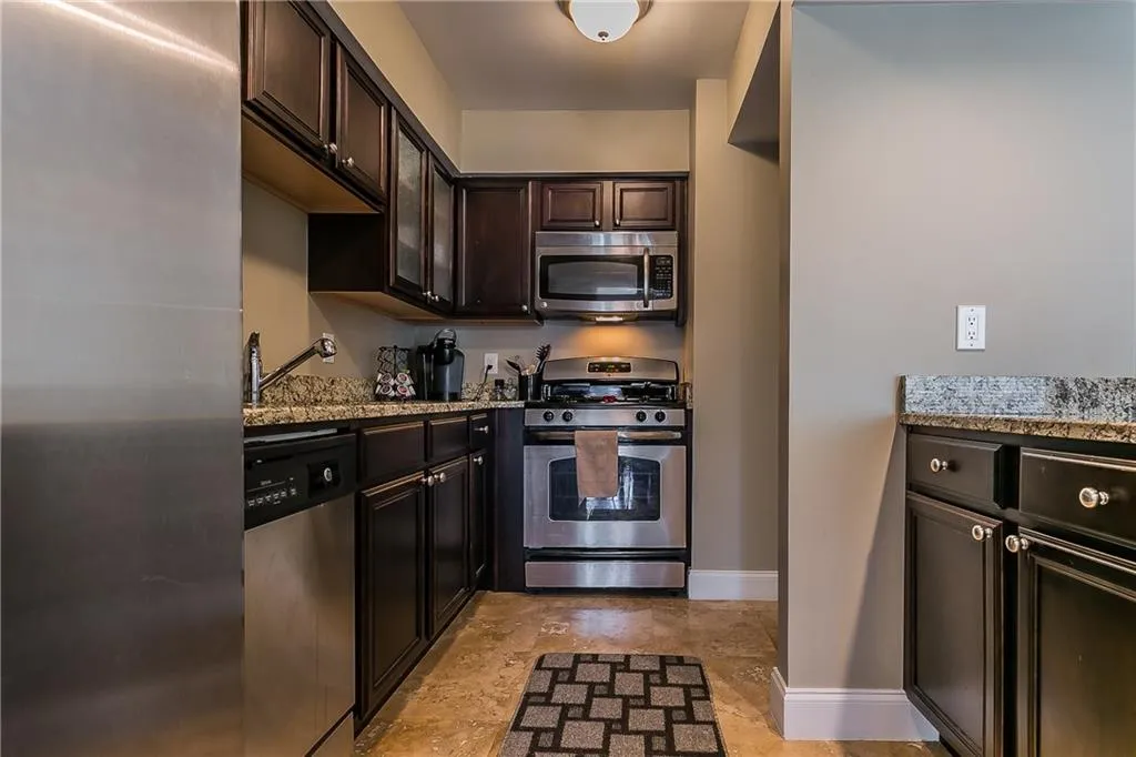 6980 Roswell Road Unit B7, Atlanta, Georgia 30328, 2 Bedrooms Bedrooms, ,2 BathroomsBathrooms,Residential,Sold,6980 Roswell Road Unit B7,6109523