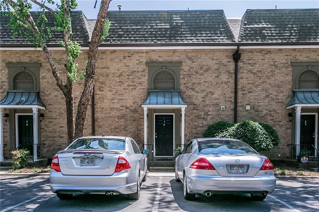 6980 Roswell Road Unit B7, Atlanta, Georgia 30328, 2 Bedrooms Bedrooms, ,2 BathroomsBathrooms,Residential,Sold,6980 Roswell Road Unit B7,6109523
