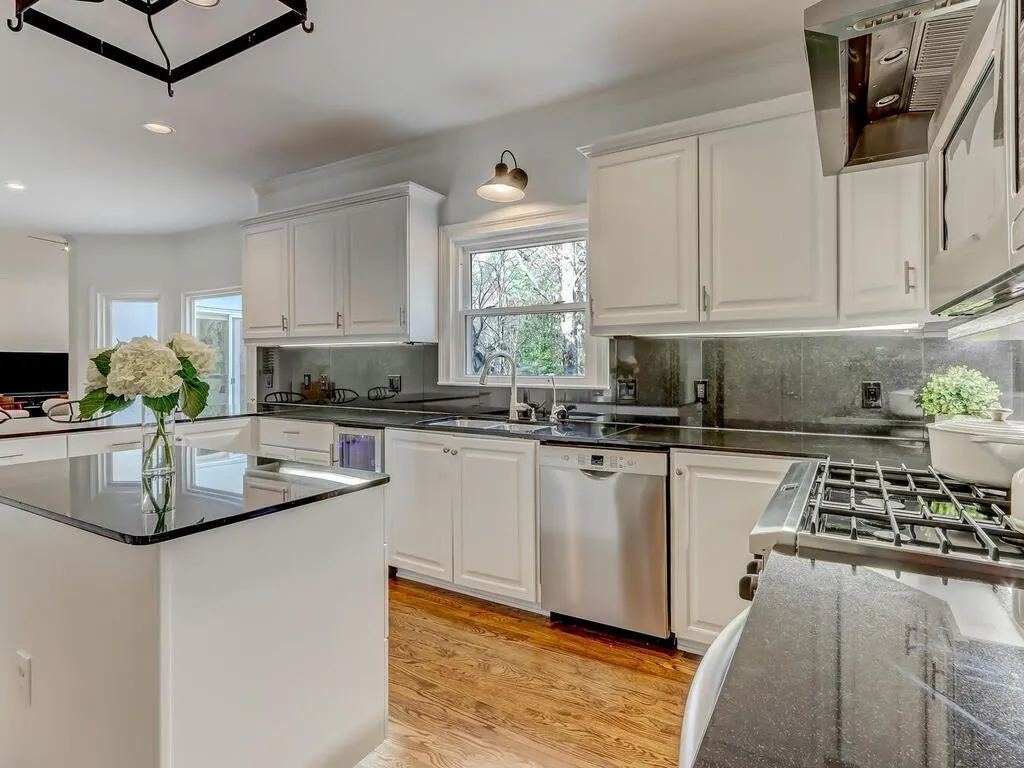 160 Spalding Creek Court, Sandy Springs, Georgia 30350, 5 Bedrooms Bedrooms, ,5 BathroomsBathrooms,Residential,Sold,160 Spalding Creek Court,6859600