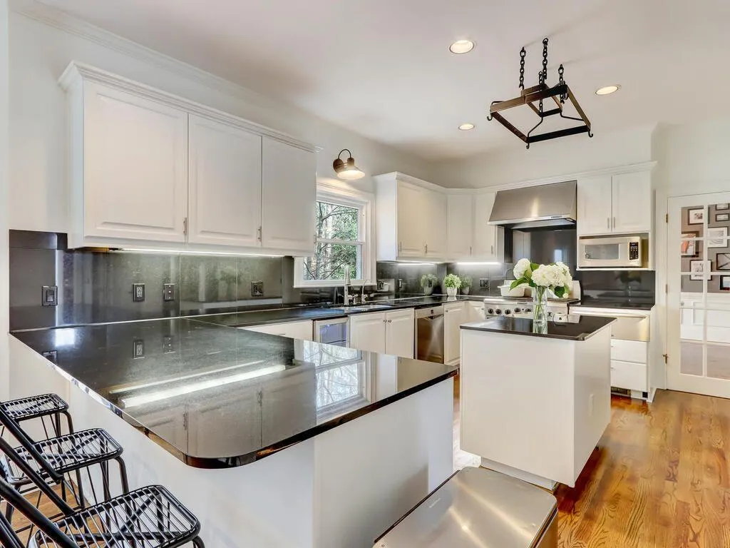 160 Spalding Creek Court, Sandy Springs, Georgia 30350, 5 Bedrooms Bedrooms, ,5 BathroomsBathrooms,Residential,Sold,160 Spalding Creek Court,6859600