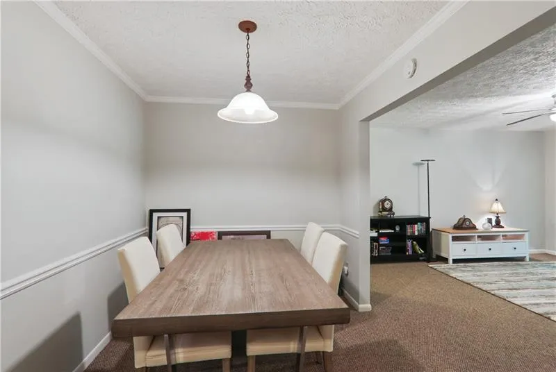 5149 Roswell Road Unit 2, Atlanta, Georgia 30342, 2 Bedrooms Bedrooms, ,2 BathroomsBathrooms,Residential,Sold,5149 Roswell Road Unit 2,7467952