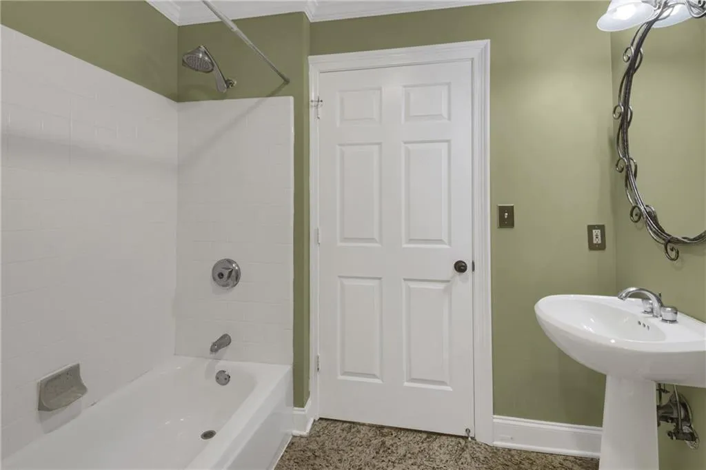 1074 Peachtree Walk Ne Unit B114, Atlanta, Georgia 30309, 2 Bedrooms Bedrooms, ,2 BathroomsBathrooms,Residential,For Sale,1074 Peachtree Walk Ne Unit B114,7612791