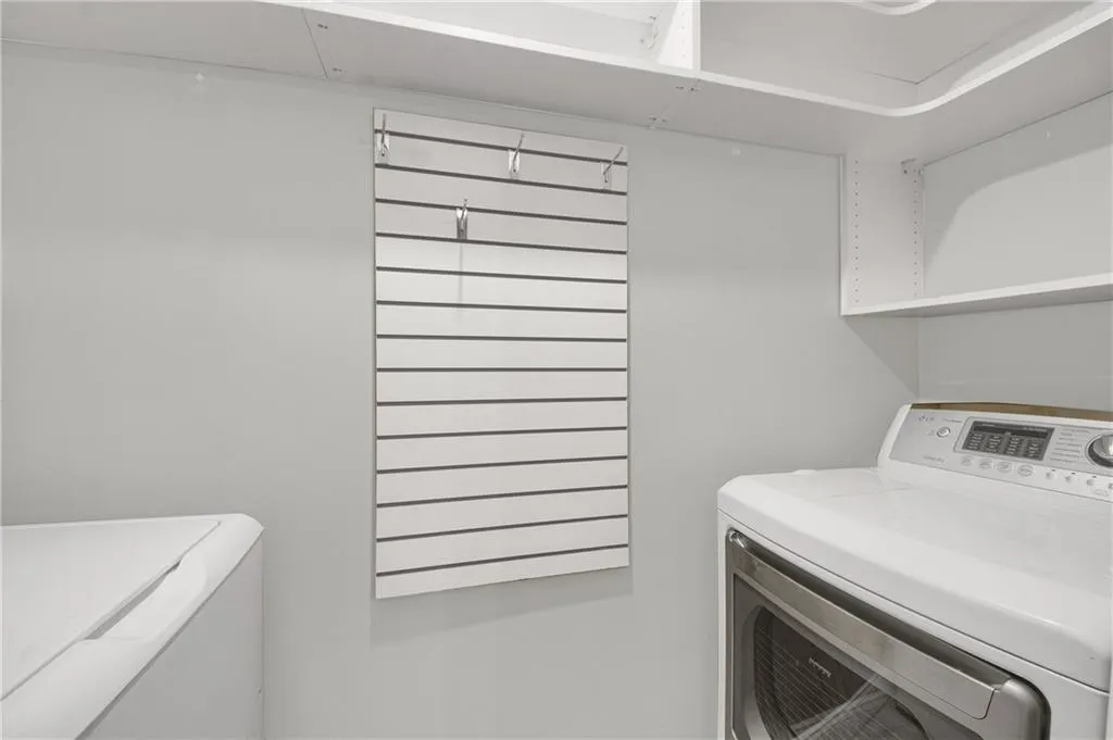 1074 Peachtree Walk Ne Unit B114, Atlanta, Georgia 30309, 2 Bedrooms Bedrooms, ,2 BathroomsBathrooms,Residential,For Sale,1074 Peachtree Walk Ne Unit B114,7612791