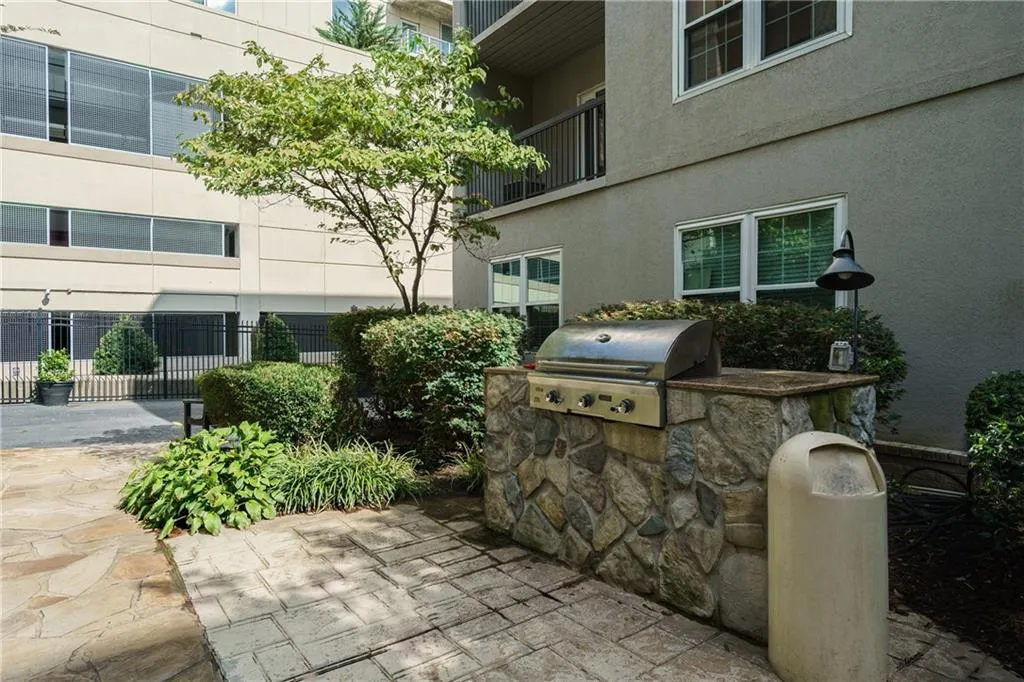 1074 Peachtree Walk Ne Unit B114, Atlanta, Georgia 30309, 2 Bedrooms Bedrooms, ,2 BathroomsBathrooms,Residential,For Sale,1074 Peachtree Walk Ne Unit B114,7612791