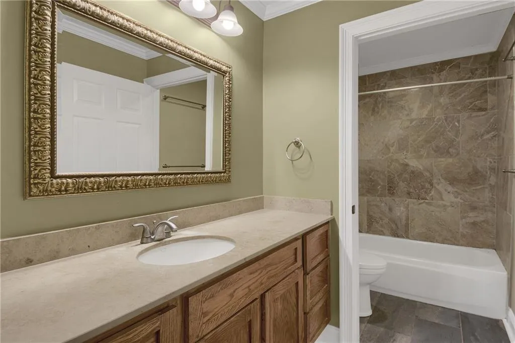 1074 Peachtree Walk Ne Unit B114, Atlanta, Georgia 30309, 2 Bedrooms Bedrooms, ,2 BathroomsBathrooms,Residential,For Sale,1074 Peachtree Walk Ne Unit B114,7612791