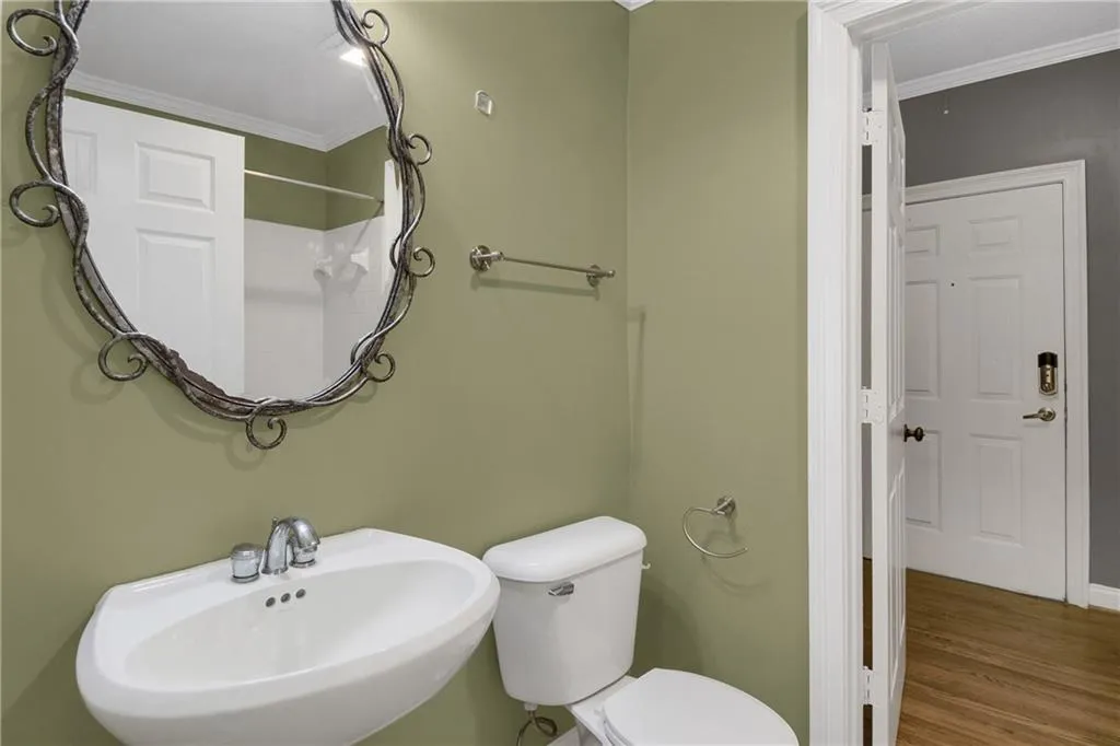 1074 Peachtree Walk Ne Unit B114, Atlanta, Georgia 30309, 2 Bedrooms Bedrooms, ,2 BathroomsBathrooms,Residential,For Sale,1074 Peachtree Walk Ne Unit B114,7612791