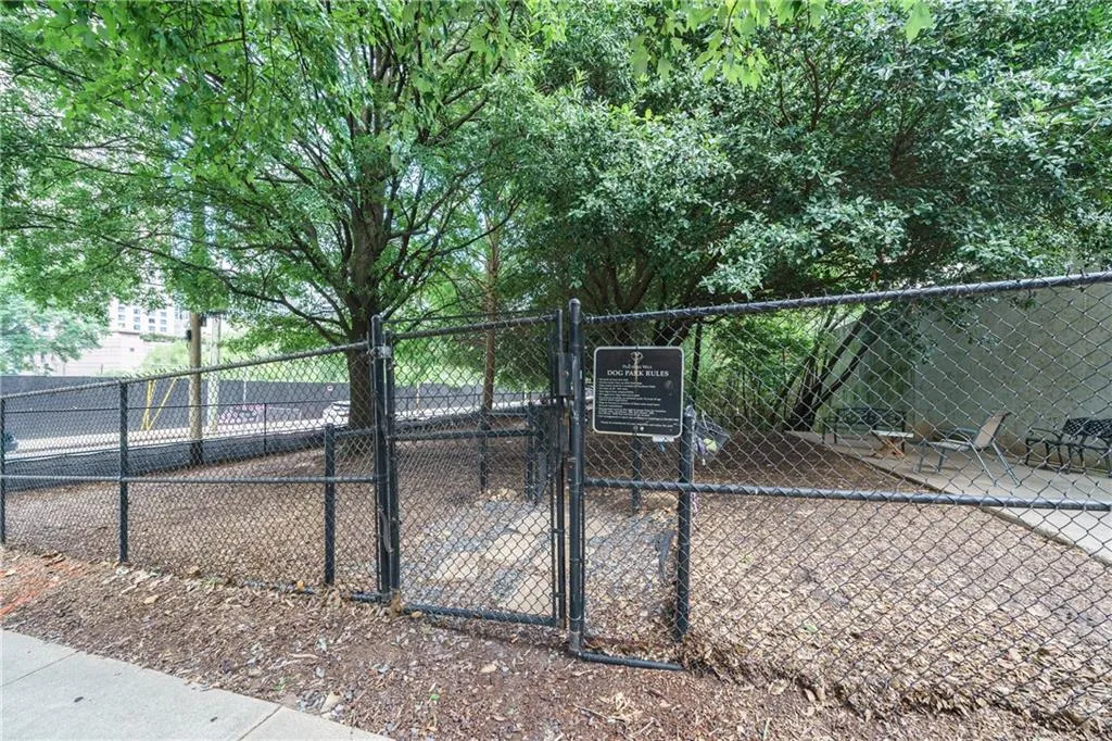 1074 Peachtree Walk Ne Unit B114, Atlanta, Georgia 30309, 2 Bedrooms Bedrooms, ,2 BathroomsBathrooms,Residential,For Sale,1074 Peachtree Walk Ne Unit B114,7612791