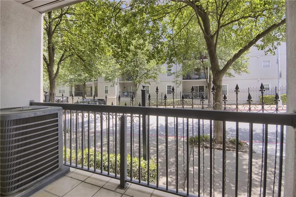 1074 Peachtree Walk Ne Unit B114, Atlanta, Georgia 30309, 2 Bedrooms Bedrooms, ,2 BathroomsBathrooms,Residential,For Sale,1074 Peachtree Walk Ne Unit B114,7612791