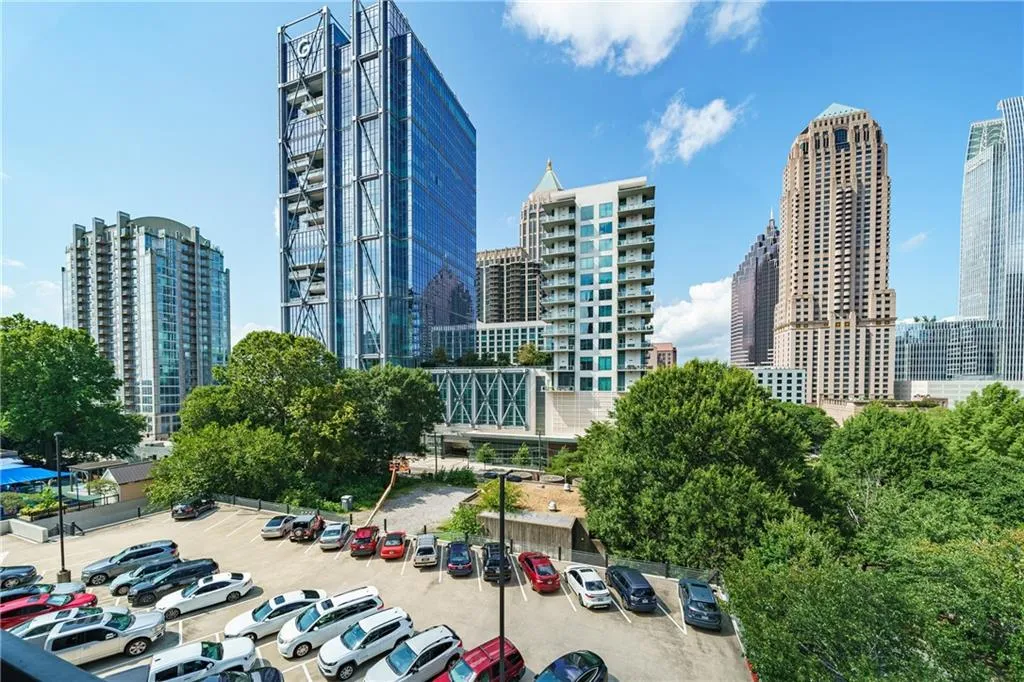 1074 Peachtree Walk Ne Unit B114, Atlanta, Georgia 30309, 2 Bedrooms Bedrooms, ,2 BathroomsBathrooms,Residential,For Sale,1074 Peachtree Walk Ne Unit B114,7612791