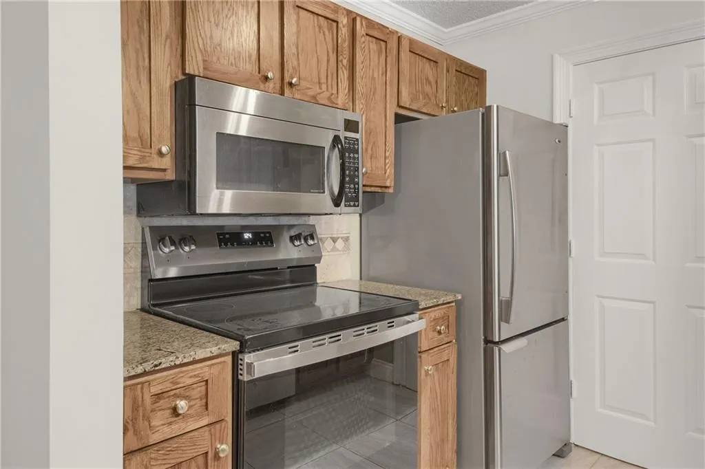 1074 Peachtree Walk Ne Unit B114, Atlanta, Georgia 30309, 2 Bedrooms Bedrooms, ,2 BathroomsBathrooms,Residential,For Sale,1074 Peachtree Walk Ne Unit B114,7612791