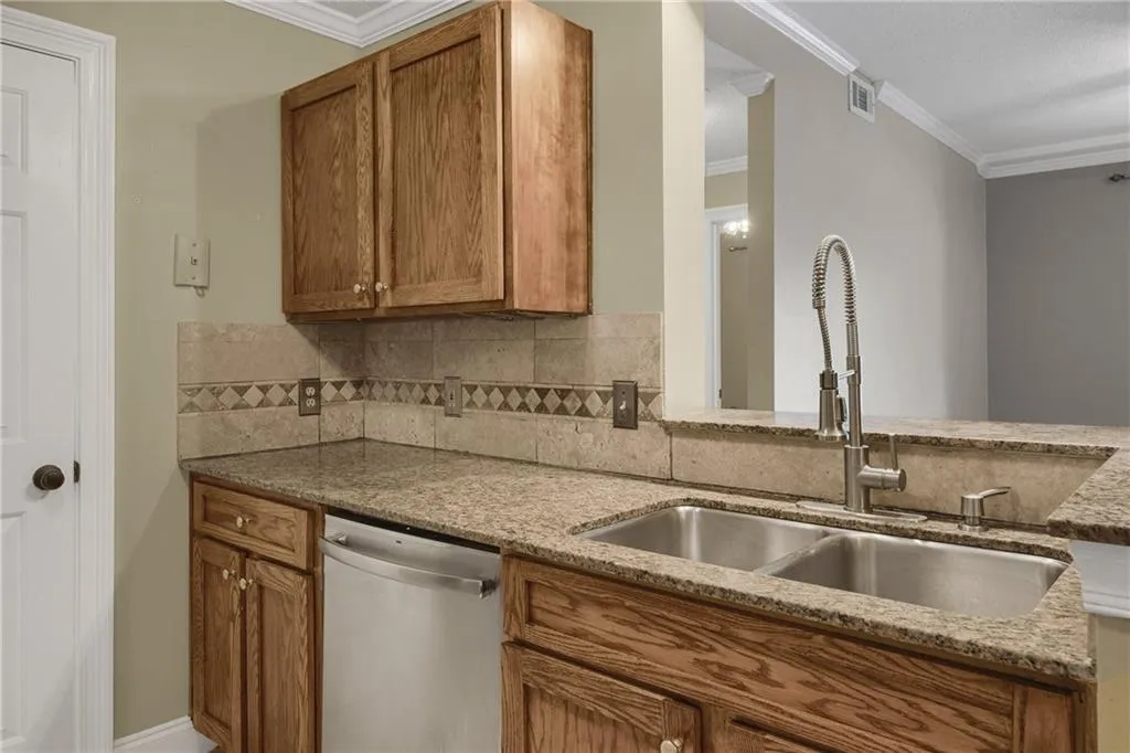 1074 Peachtree Walk Ne Unit B114, Atlanta, Georgia 30309, 2 Bedrooms Bedrooms, ,2 BathroomsBathrooms,Residential,For Sale,1074 Peachtree Walk Ne Unit B114,7612791