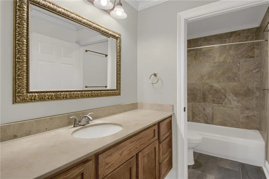 1074 Peachtree Walk Ne Unit B114, Atlanta, Georgia 30309, 2 Bedrooms Bedrooms, ,2 BathroomsBathrooms,Residential,For Sale,1074 Peachtree Walk Ne Unit B114,7612791