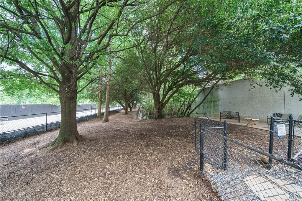 1074 Peachtree Walk Ne Unit B114, Atlanta, Georgia 30309, 2 Bedrooms Bedrooms, ,2 BathroomsBathrooms,Residential,For Sale,1074 Peachtree Walk Ne Unit B114,7612791