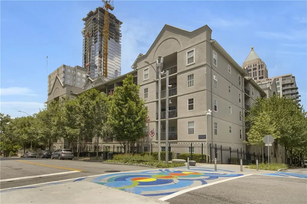 1074 Peachtree Walk Ne Unit B114, Atlanta, Georgia 30309, 2 Bedrooms Bedrooms, ,2 BathroomsBathrooms,Residential,For Sale,1074 Peachtree Walk Ne Unit B114,7612791