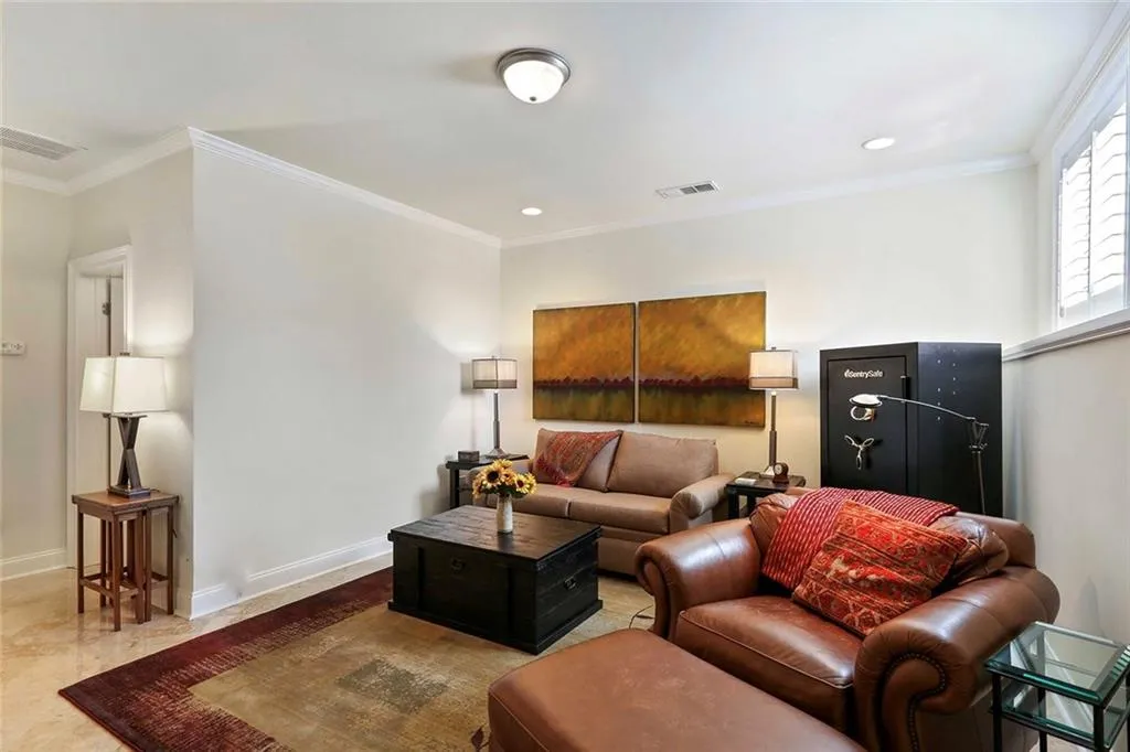 969 Persimmon Point, Sandy Springs, Georgia 30328, 3 Bedrooms Bedrooms, ,3 BathroomsBathrooms,Residential,Sold,969 Persimmon Point,5901358