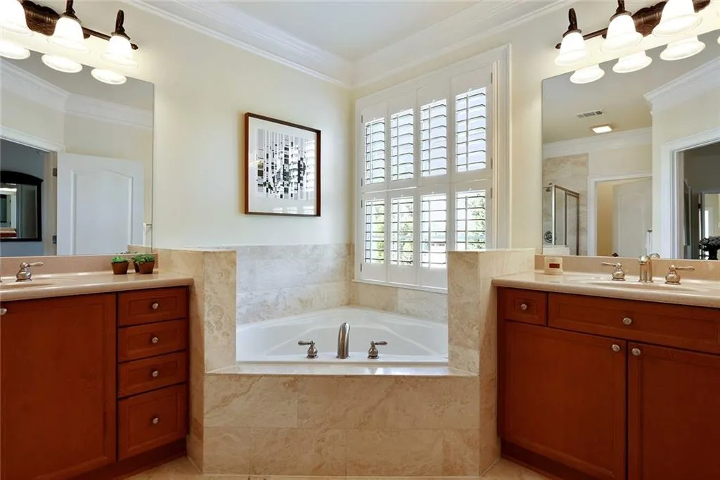 969 Persimmon Point, Sandy Springs, Georgia 30328, 3 Bedrooms Bedrooms, ,3 BathroomsBathrooms,Residential,Sold,969 Persimmon Point,5901358
