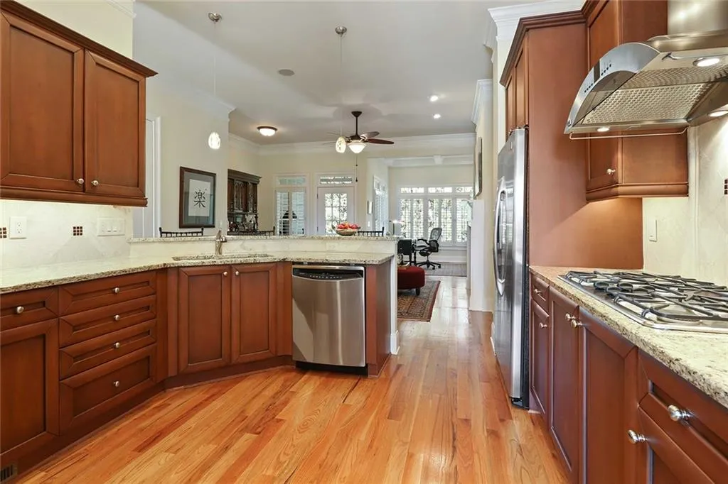 969 Persimmon Point, Sandy Springs, Georgia 30328, 3 Bedrooms Bedrooms, ,3 BathroomsBathrooms,Residential,Sold,969 Persimmon Point,5901358