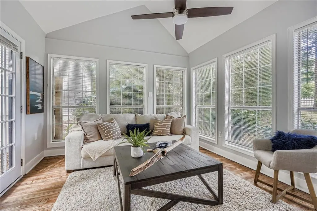 2192 Lenox Road Ne, Atlanta, Georgia 30324, 3 Bedrooms Bedrooms, ,2 BathroomsBathrooms,Residential,For Sale,2192 Lenox Road Ne,7622768