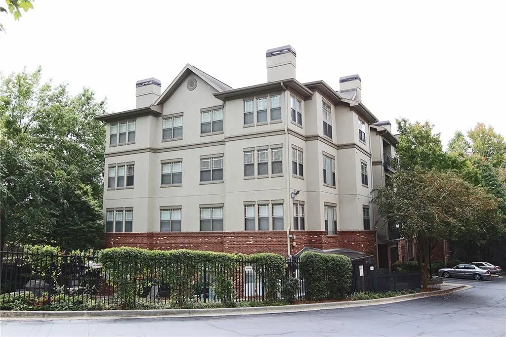 5559 Glenridge Drive Unit 2107, Atlanta, Georgia 30342, 2 Bedrooms Bedrooms, ,2 BathroomsBathrooms,Residential,Sold,5559 Glenridge Drive Unit 2107,5856804