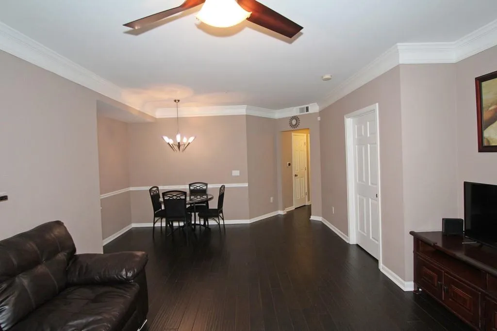 5559 Glenridge Drive Unit 2107, Atlanta, Georgia 30342, 2 Bedrooms Bedrooms, ,2 BathroomsBathrooms,Residential,Sold,5559 Glenridge Drive Unit 2107,5856804
