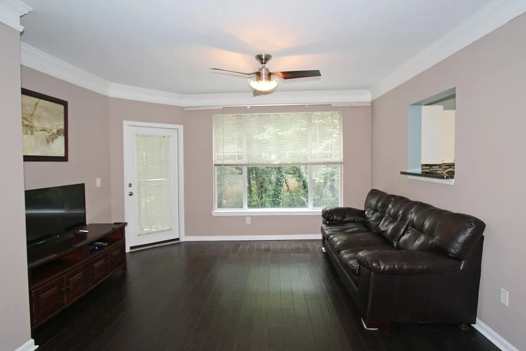 5559 Glenridge Drive Unit 2107, Atlanta, Georgia 30342, 2 Bedrooms Bedrooms, ,2 BathroomsBathrooms,Residential,Sold,5559 Glenridge Drive Unit 2107,5856804