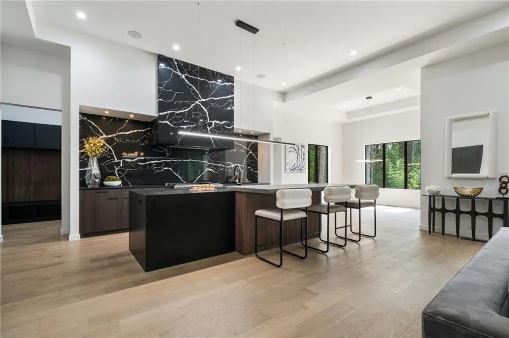 3293 Lenox Place Ne, Atlanta, Georgia 30324, 6 Bedrooms Bedrooms, ,7 BathroomsBathrooms,Residential,For Sale,3293 Lenox Place Ne,7587878