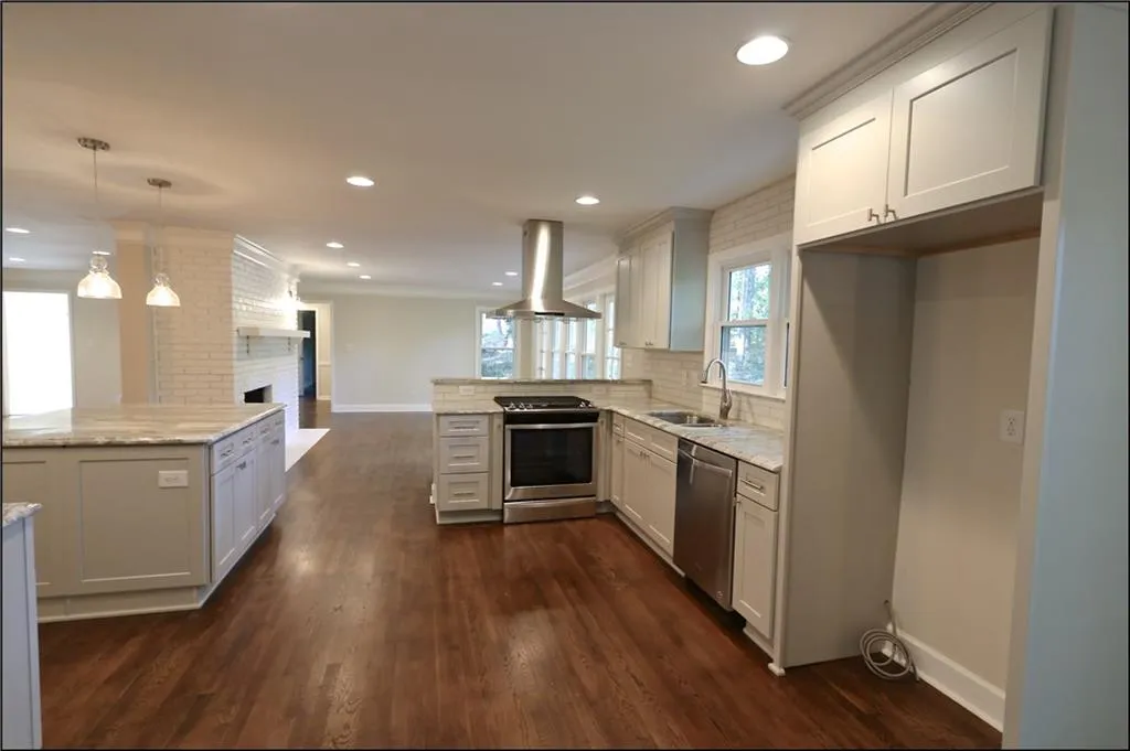 450 Dalrymple Road, Atlanta, Georgia 30328, 5 Bedrooms Bedrooms, ,2 BathroomsBathrooms,Residential,Sold,450 Dalrymple Road,5928884