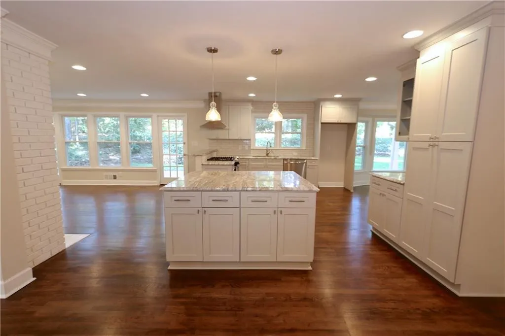 450 Dalrymple Road, Atlanta, Georgia 30328, 5 Bedrooms Bedrooms, ,2 BathroomsBathrooms,Residential,Sold,450 Dalrymple Road,5928884