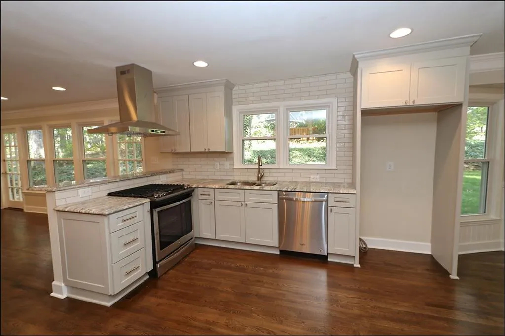 450 Dalrymple Road, Atlanta, Georgia 30328, 5 Bedrooms Bedrooms, ,2 BathroomsBathrooms,Residential,Sold,450 Dalrymple Road,5928884