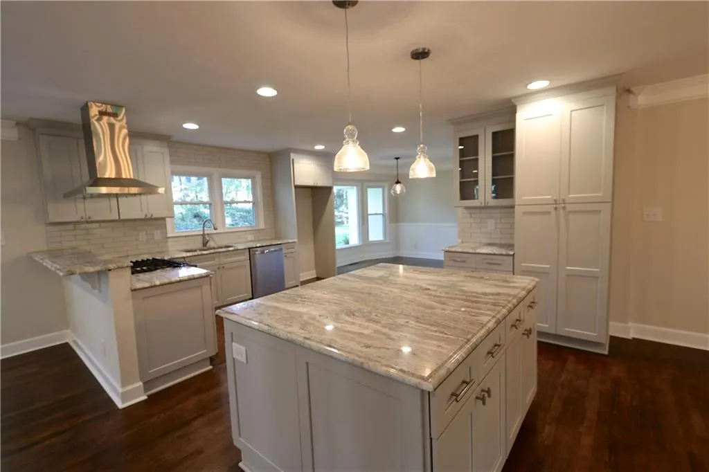 450 Dalrymple Road, Atlanta, Georgia 30328, 5 Bedrooms Bedrooms, ,2 BathroomsBathrooms,Residential,Sold,450 Dalrymple Road,5928884