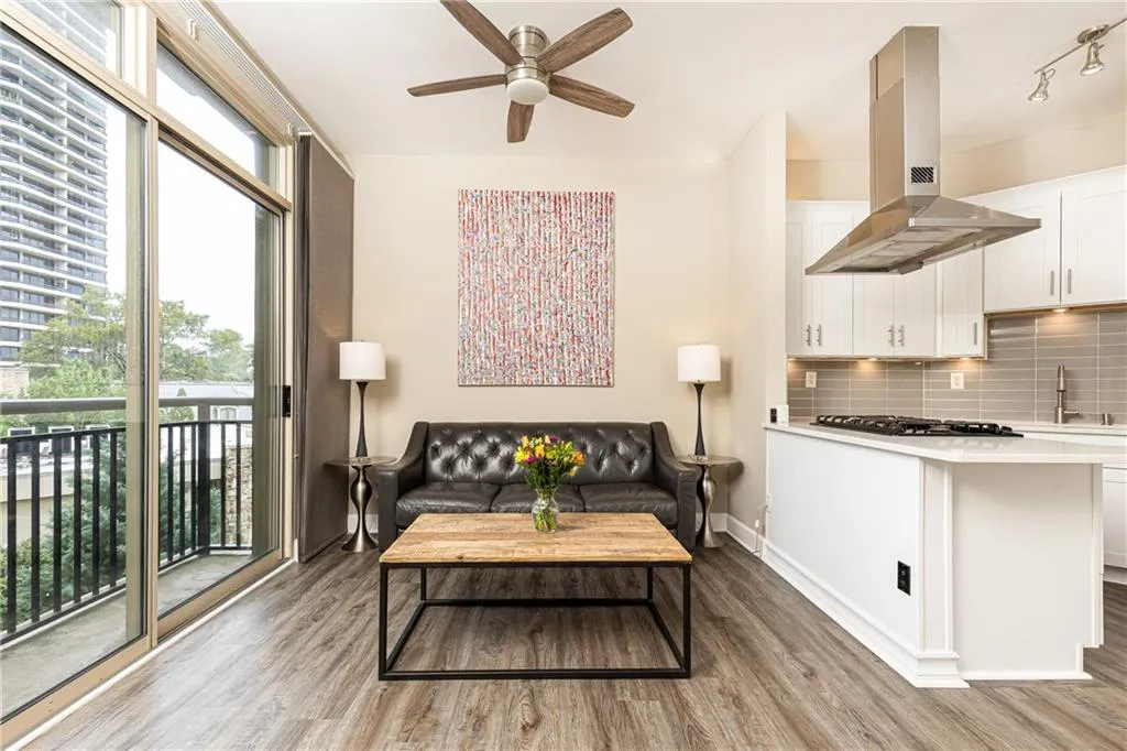 2626 Peachtree Road Nw Unit 706, Atlanta, Georgia 30305, 1 Bedroom Bedrooms, ,1 BathroomBathrooms,Residential,For Sale,2626 Peachtree Road Nw Unit 706,7642714