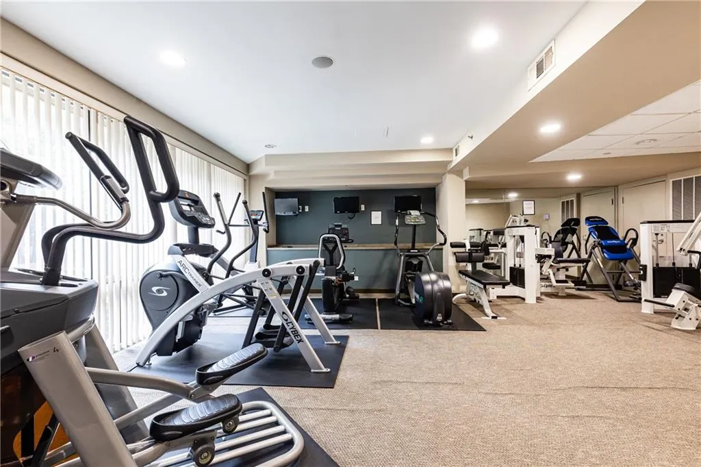 2626 Peachtree Road Nw Unit 706, Atlanta, Georgia 30305, 1 Bedroom Bedrooms, ,1 BathroomBathrooms,Residential,For Sale,2626 Peachtree Road Nw Unit 706,7642714