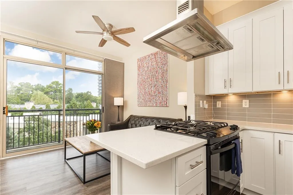 2626 Peachtree Road Nw Unit 706, Atlanta, Georgia 30305, 1 Bedroom Bedrooms, ,1 BathroomBathrooms,Residential,For Sale,2626 Peachtree Road Nw Unit 706,7642714