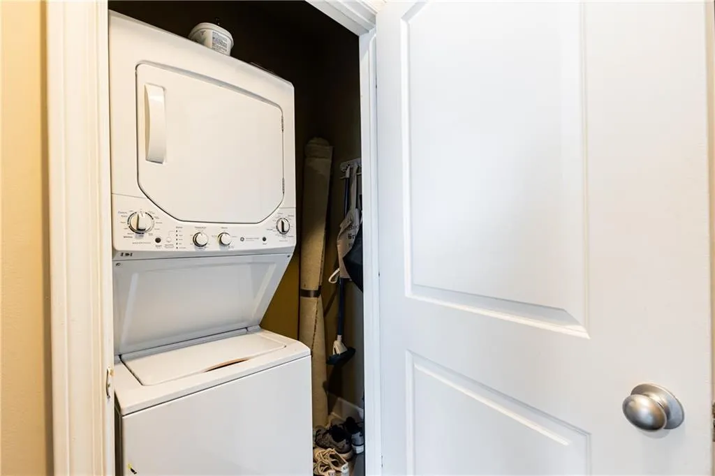 2626 Peachtree Road Nw Unit 706, Atlanta, Georgia 30305, 1 Bedroom Bedrooms, ,1 BathroomBathrooms,Residential,For Sale,2626 Peachtree Road Nw Unit 706,7642714
