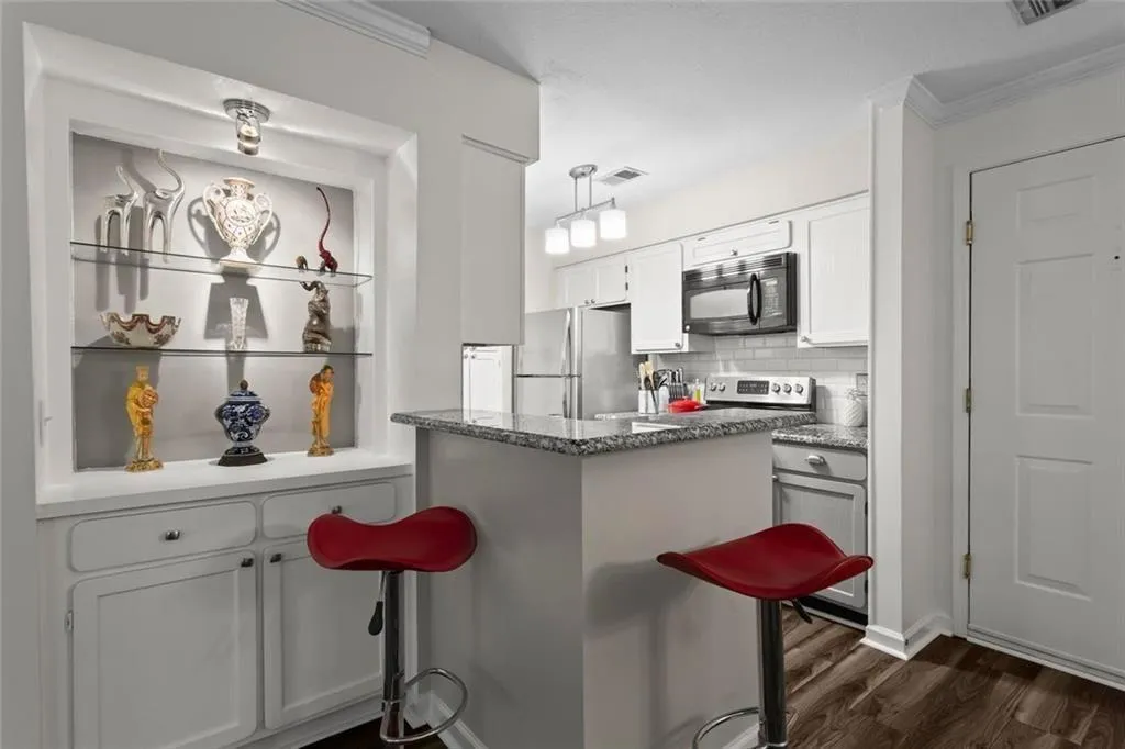 1214 Highland Bluff Dr. Se Drive Se Unit 214, Atlanta, Georgia 30339, 2 Bedrooms Bedrooms, ,2 BathroomsBathrooms,Residential,For Sale,1214 Highland Bluff Dr. Se Drive Se Unit 214,7635501