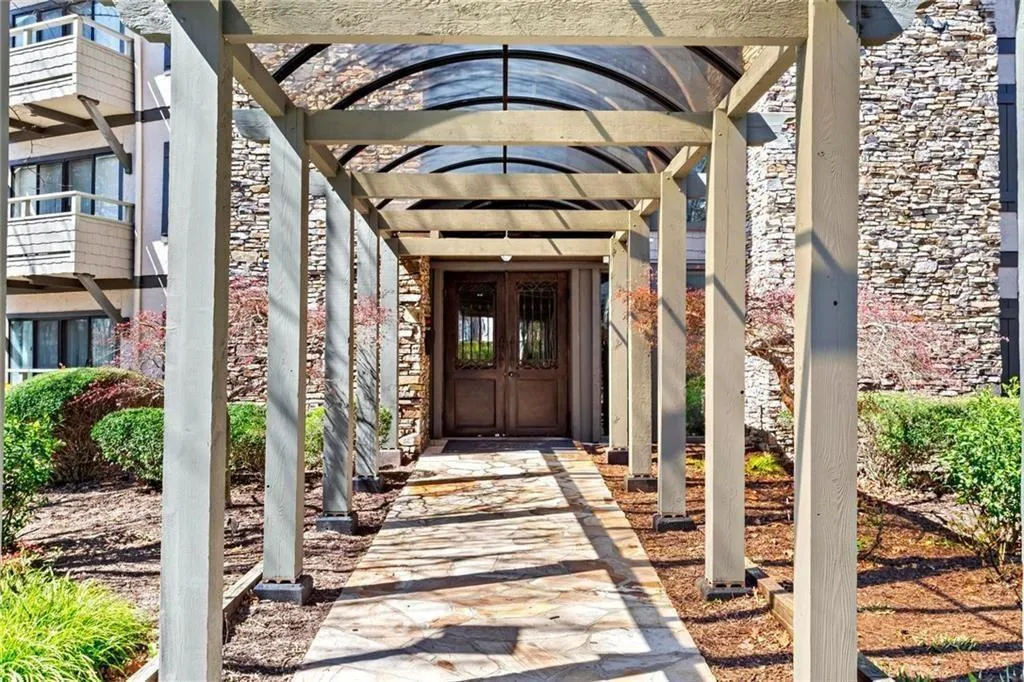 1214 Highland Bluff Dr. Se Drive Se Unit 214, Atlanta, Georgia 30339, 2 Bedrooms Bedrooms, ,2 BathroomsBathrooms,Residential,For Sale,1214 Highland Bluff Dr. Se Drive Se Unit 214,7635501