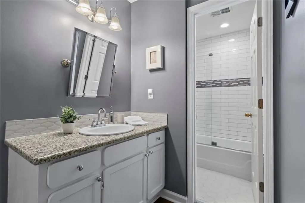 Ensuite bathroom for second Bedroom