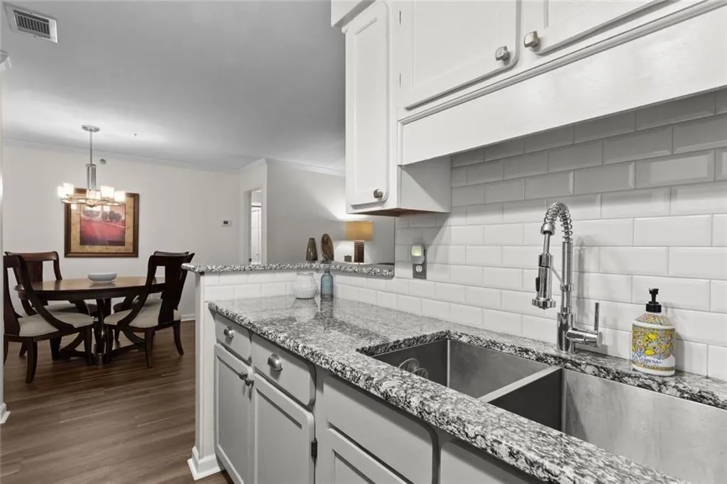 1214 Highland Bluff Dr. Se Drive Se Unit 214, Atlanta, Georgia 30339, 2 Bedrooms Bedrooms, ,2 BathroomsBathrooms,Residential,For Sale,1214 Highland Bluff Dr. Se Drive Se Unit 214,7635501