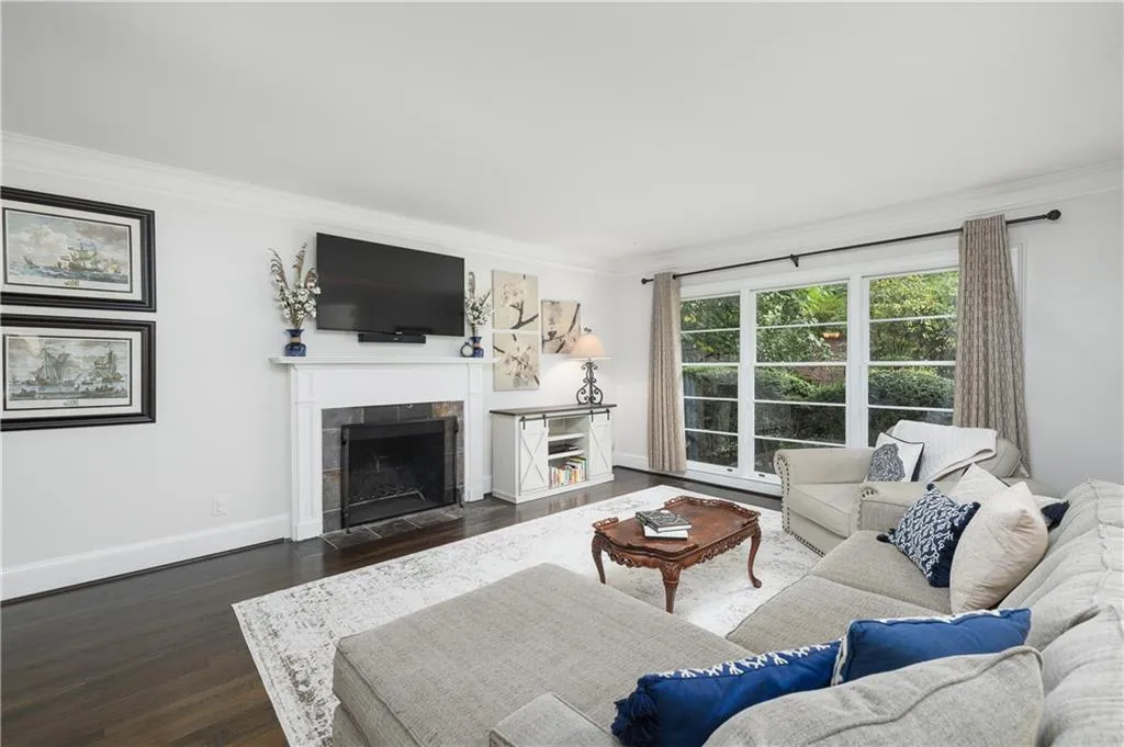 4590 Club Terrace Ne, Atlanta, Georgia 30319, 3 Bedrooms Bedrooms, 0 ,3 BathroomsBathrooms,Residential,Sold,4590 Club Terrace Ne,7113175