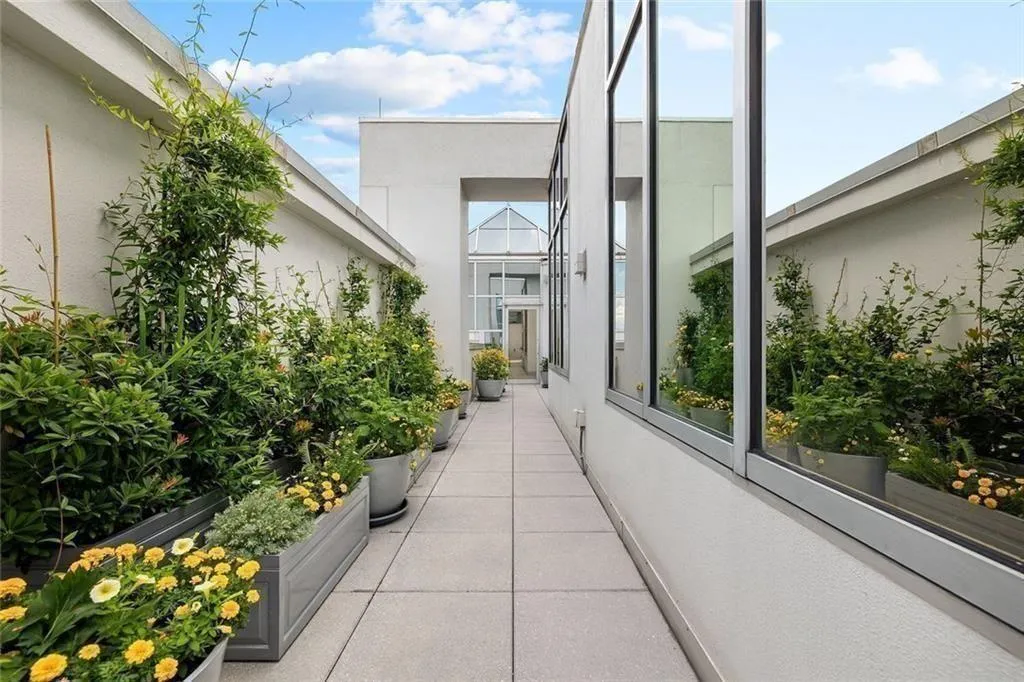 2828 Peachtree Road Nw Unit P 3300, Atlanta, Georgia 30305, 2 Bedrooms Bedrooms, 0 ,2 BathroomsBathrooms,Residential,For Sale,2828 Peachtree Road Nw Unit P 3300,7729647