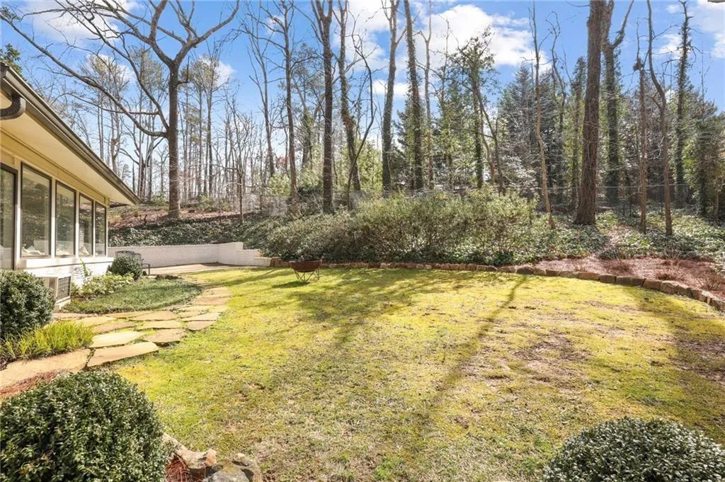 630 Edgewater Trail, Sandy Springs, Georgia 30328, 3 Bedrooms Bedrooms, ,2 BathroomsBathrooms,Residential,Sold,630 Edgewater Trail,6843564